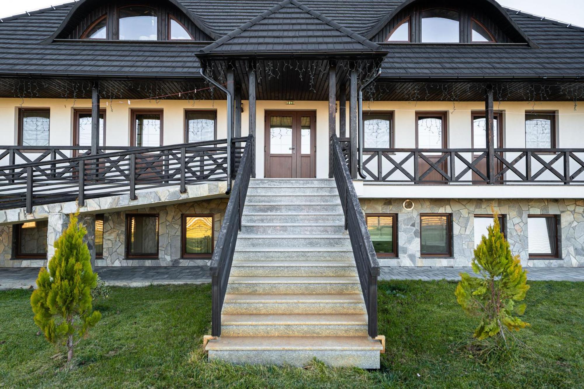 Hotel Casa Andra Siret Esterno foto